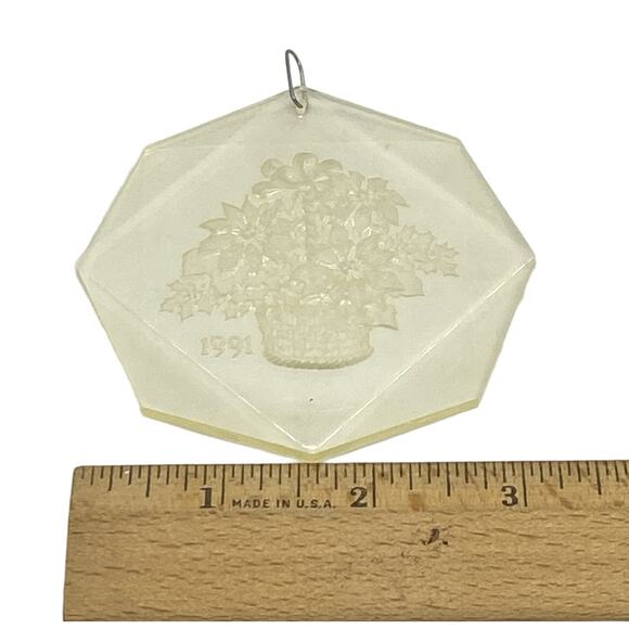 1991 Poinsettia Acrylic Etched Holiday Treasures Collectors’ Christmas Ornament - Picture 9 of 10